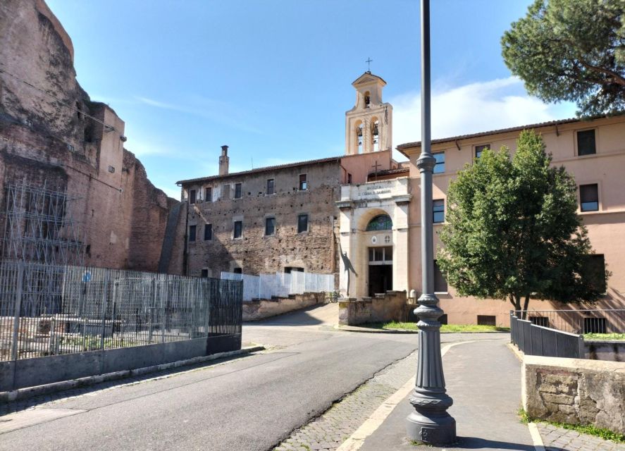 Rome: Colosseum, Roman Forum, and Palatine Hill Ancient Tour - Climbing Palatine Hill for the city views