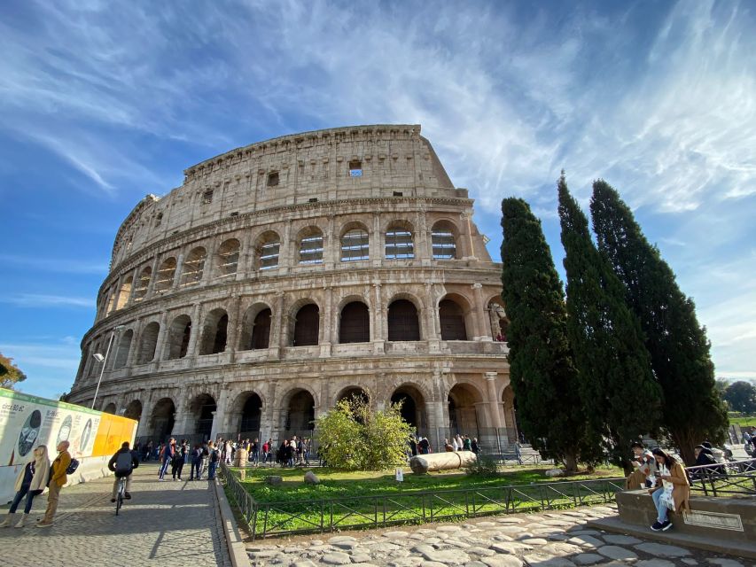 Rome: Colosseum, Roman Forum, and Palatine Hill Ancient Tour - What the guides add to the experience