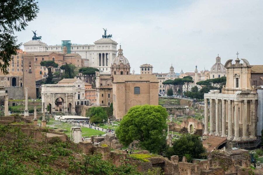 Rome: Colosseum, Roman Forum and Palatine Hill Group Tour - Guided tour or self-guided audio tour?