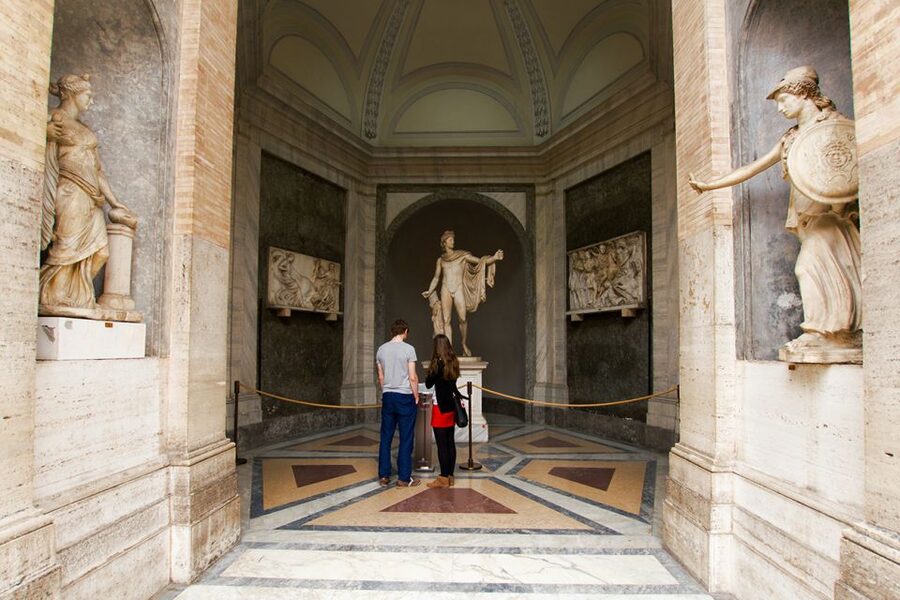 Rome: Colosseum, Vatican Museums & Historic Center in a Day - What the guides add to the day