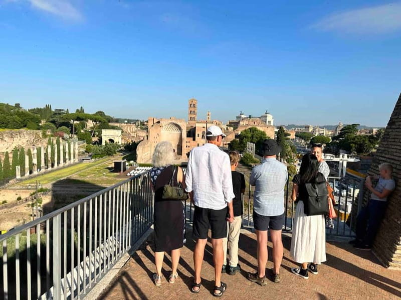 Rome: Colosseum VIP Top Floor 7 Pax Tour - Meeting your guide at Via del Colosseo 31