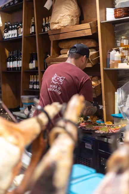 Rome: E-Bike Night Tour with Food and Wine Tasting - Food, wine, and a pause near Ponte Sant’Angelo