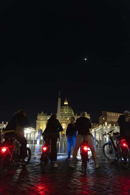 Rome: E-Bike Night Tour with Food and Wine Tasting - St. Peter’s Basilica and Castel Sant’Angelo after dark