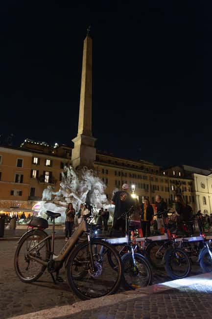 Rome: E-Bike Night Tour with Food and Wine Tasting - Piazza Navona, the Pantheon, and Trevi Fountain