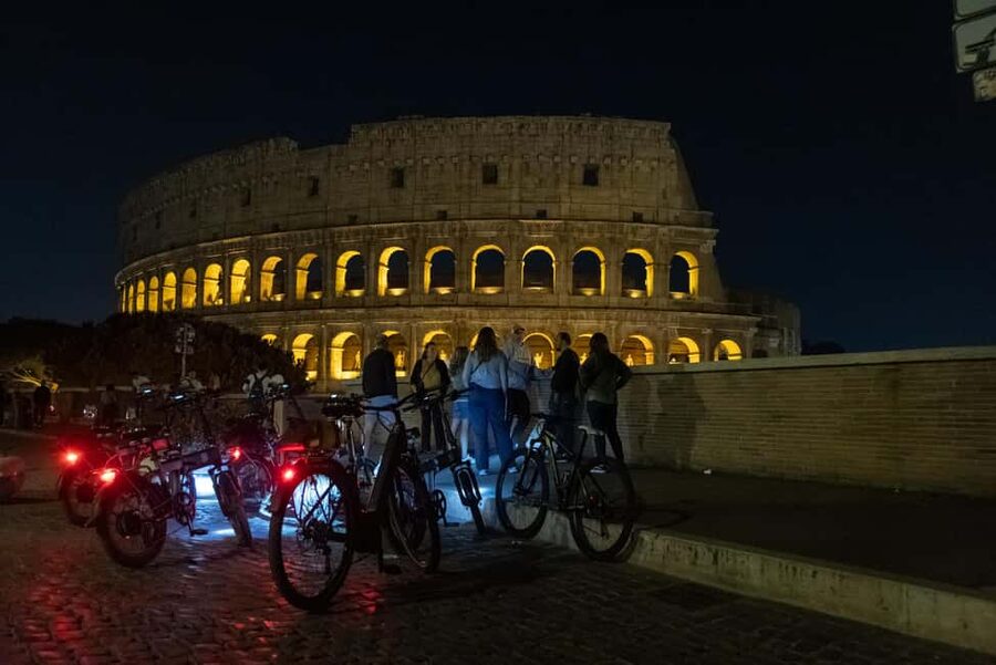 Rome: E-Bike Night Tour with Food and Wine Tasting - Capitoline Hill and the Roman Forum at sunset