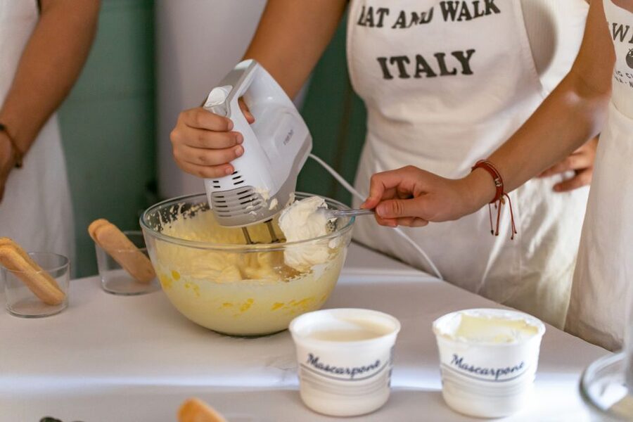 Rome: Fettuccine and Tiramisu Cooking Class with Wine - Key Points at a Glance