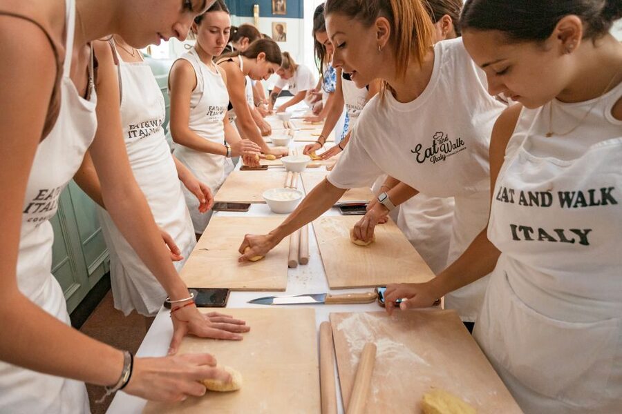 Rome: Fettuccine and Tiramisu Cooking Class with Wine - Price, Timing, and What You Receive