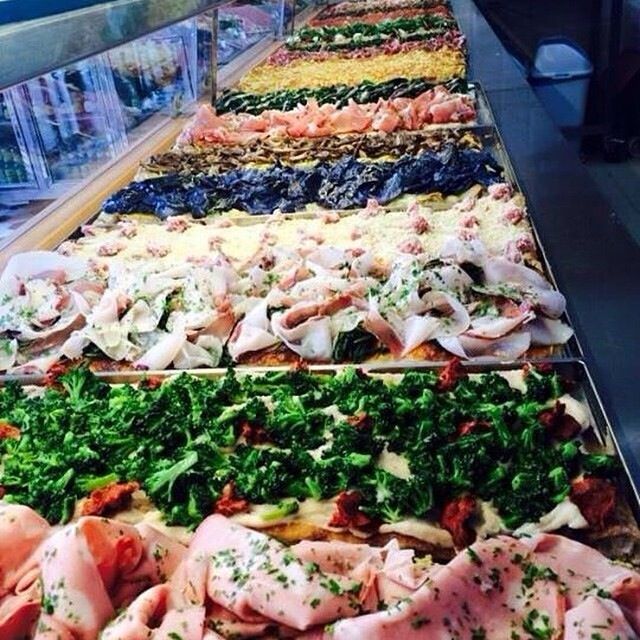 Rome: Food Tour with Market Visit - What makes the guides important