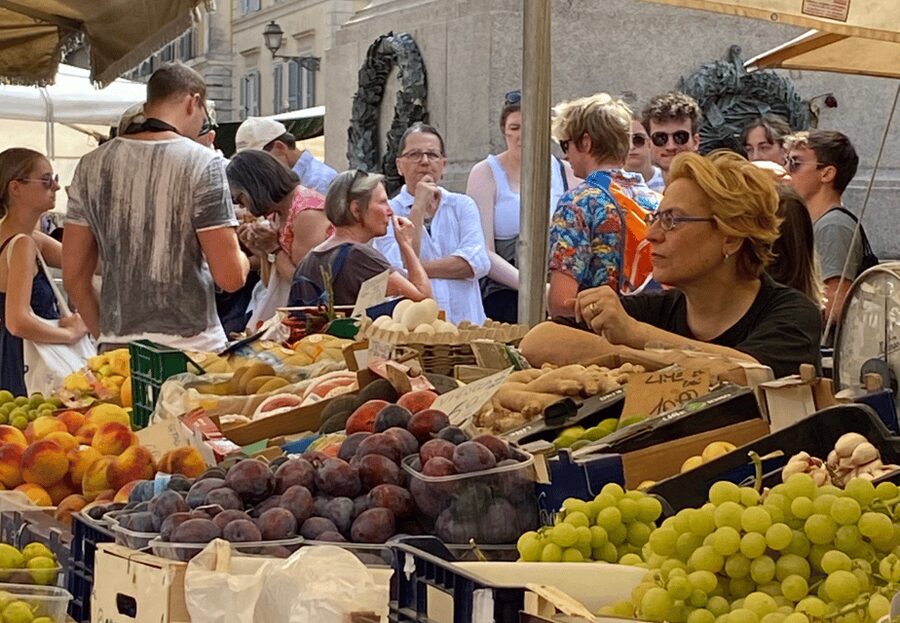 Rome: Food & Wine Tour of Campo de Fiori, Ghetto, Trastevere - Crossing into the Jewish Ghetto
