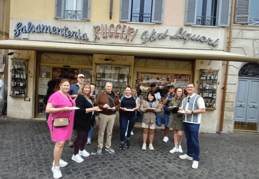 Rome: Food & Wine Tour of Campo de Fiori, Ghetto, Trastevere - Trastevere, pasta, and the final gelato