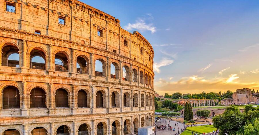 Rome: Guided Tour of Colosseum, Roman Forum & Palatine Hill - Guide style, headsets, and group atmosphere