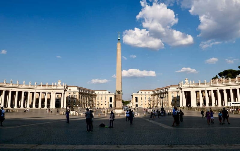 Rome: Guided Tour of St. Peter's Basilica, Grottoes & Square - Bernini’s baldachin and the center of the church