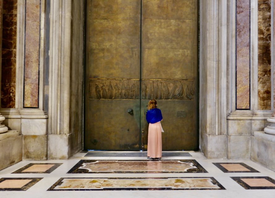 Rome: Guided Tour of St. Peter's Basilica with Dome Climb - Inside St. Peter’s Basilica with an art historian