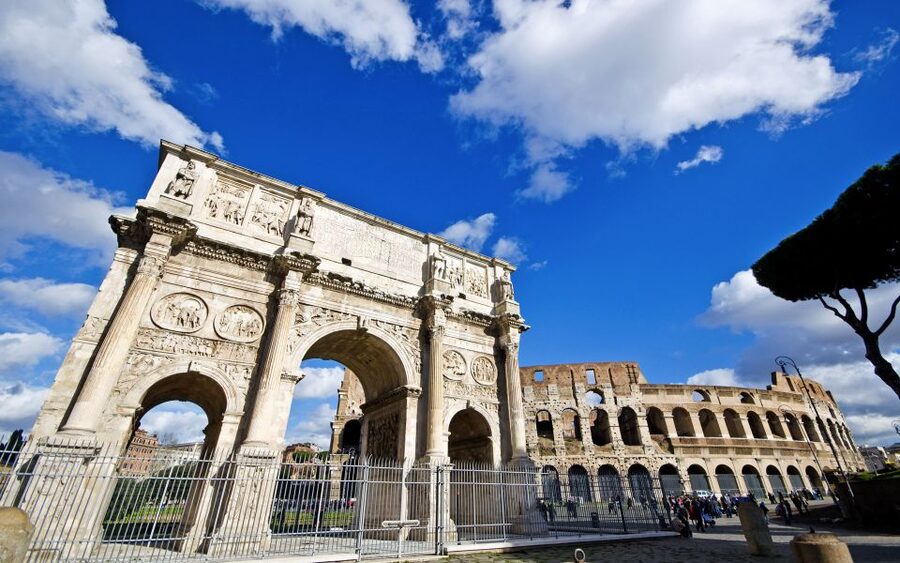 Rome: Guided Tour of the Colosseum - The guides are the heart of the tour