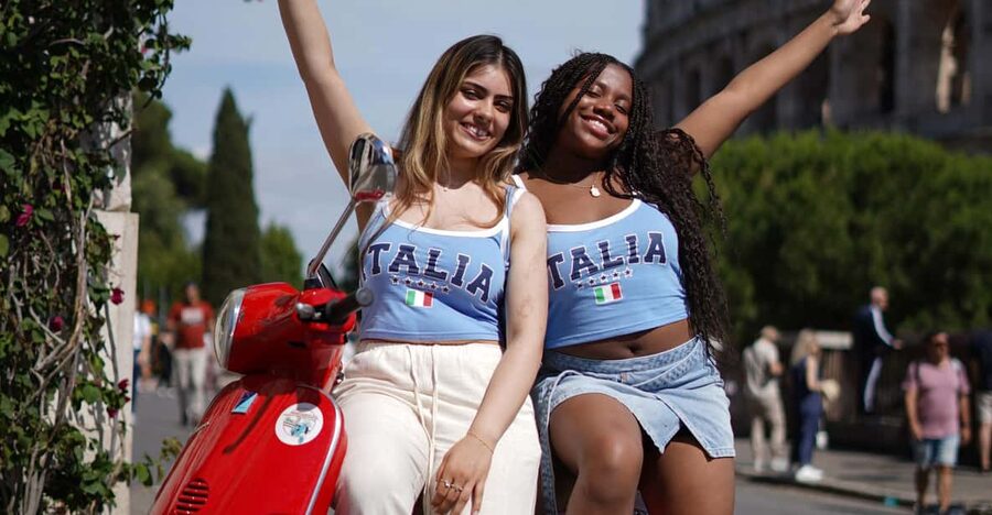 Rome: Guided Vespa Tour with Photo Stops - Why a Vespa is a smart way to see Rome