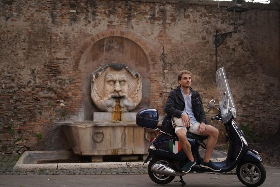Rome: Guided Vespa Tour with Photo Stops - The photo package and what it adds