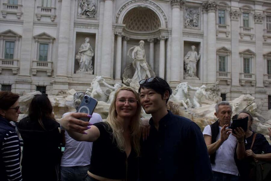 Rome: Guided Walking Tour in English or Spanish - The guides make the biggest difference