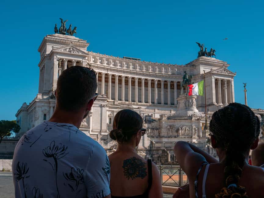 Rome: Guided Walking Tour in English or Spanish - Starting points and the first Roman landmarks