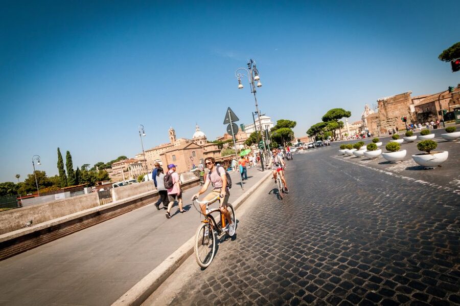 Rome: Highlights Bike Tour - How the guides shape the experience