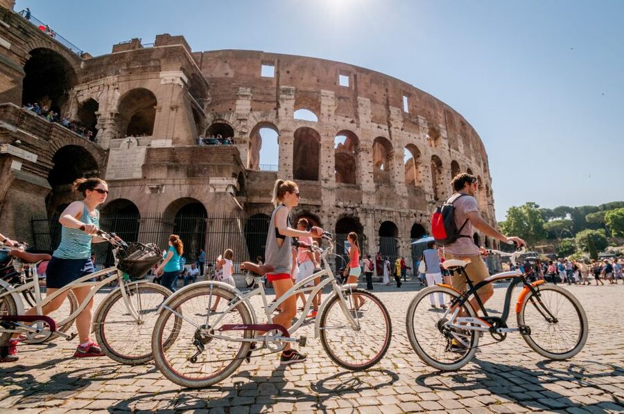 Rome: Highlights Bike Tour - Trevi Fountain and the Temple of Hadrian