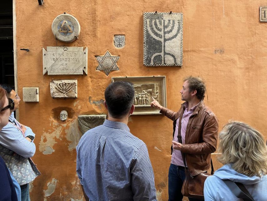 Rome: Jewish Ghetto and Trastevere Tour - Walking through the Jewish Ghetto