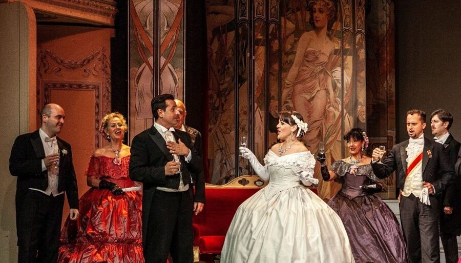 Rome: La Traviata at St. Paul's Within the Walls - What happens during the 130-minute performance