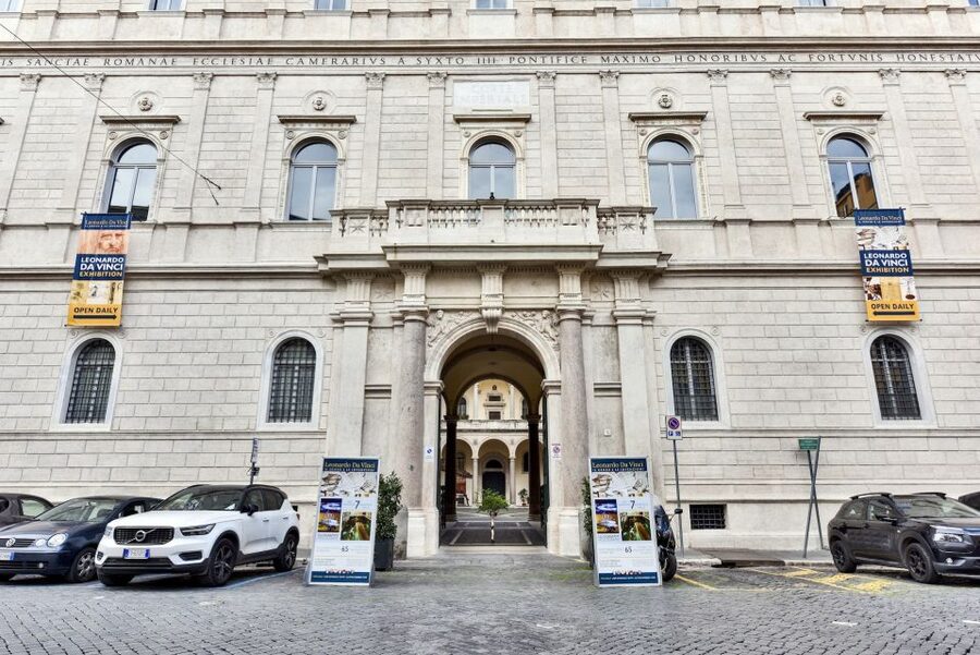 Rome: Leonardo da Vinci Exhibition Entrance Ticket - The underground setting and the 43 BC tomb