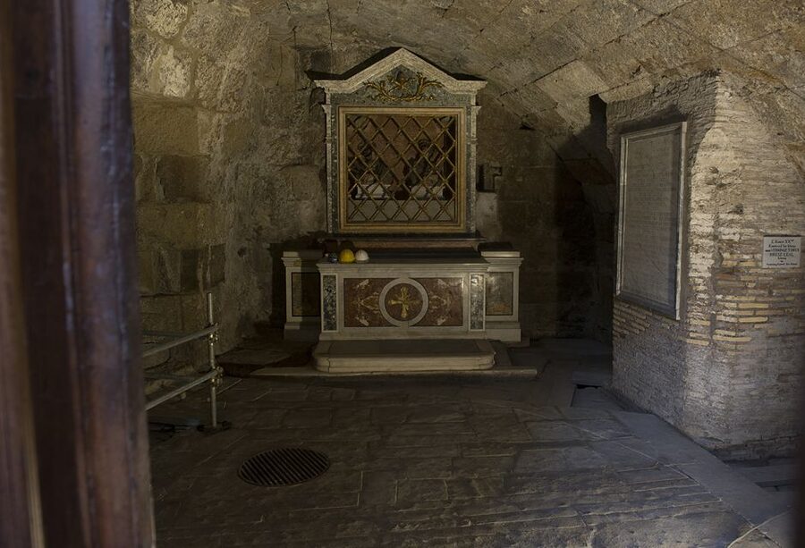 Rome: Mamertime Prison Entrance Ticket with Audio guide - The lower cell and the starkest moment