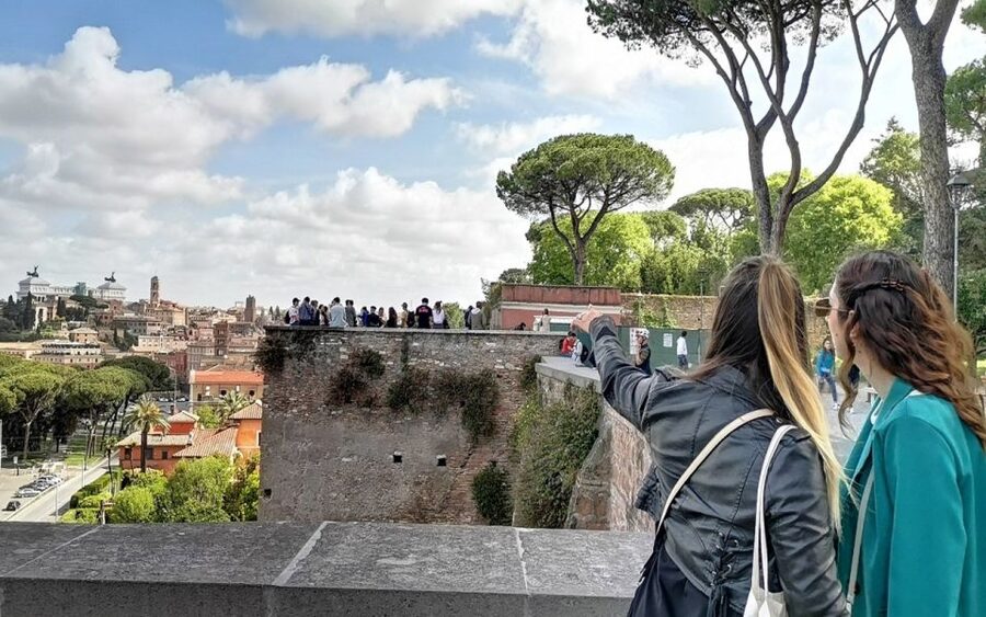 Rome: Night Tour of the City by Golf Cart (Private option) - What the guides add to the ride