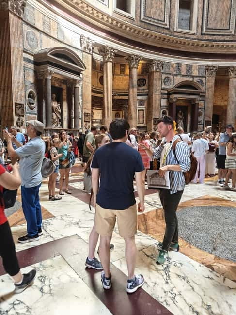 Rome: Pantheon Small-Group Guided Tour with Entry Ticket - Inside the dome and beneath the Oculus