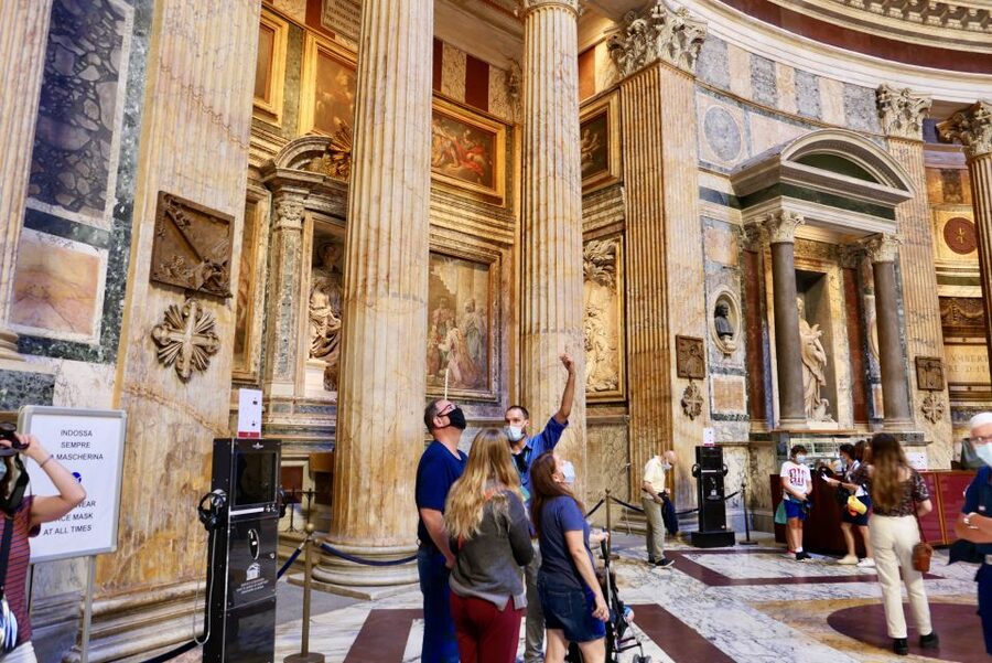 Rome: Pantheon Small Group Tour and Skip-the-Line Ticket - The optional 40-minute walk through central Rome