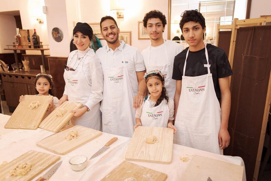 Rome: Pasta and Tiramisu Cooking Class in Piazza Navona - Picking Carbonara, Cacio e Pepe, pesto, or pomodoro