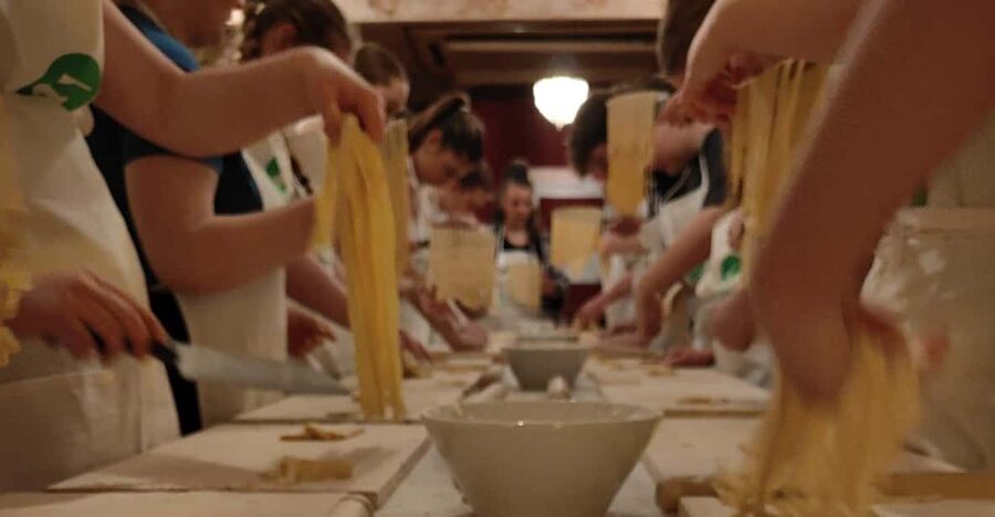 Rome: Pasta & Tiramisu Cooking Class near the Spanish Steps - Key points at a glance