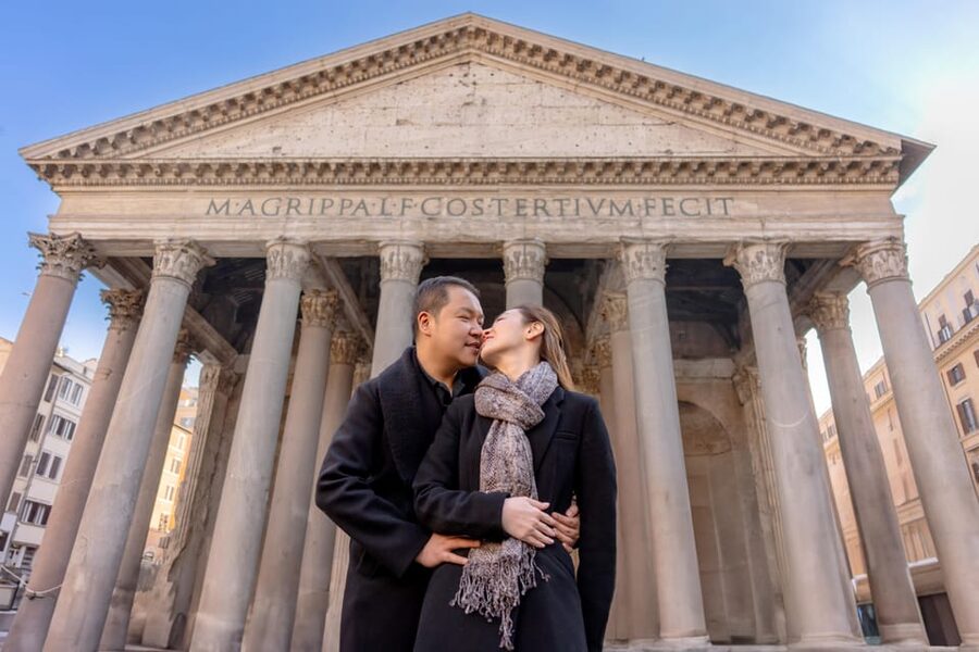 Rome: Personalized Photoshoot outside the Colosseum - What the $58 group price really buys