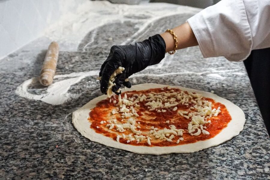 Rome: Pizza and Tiramisu Cooking Class in Piazza Navona - How the class fits into a Rome itinerary