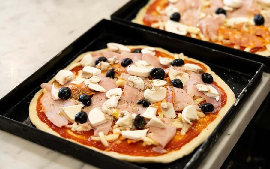 Rome: Pizza & Tiramisu Making Class with Wine & Limoncello - The meal at Gusto Restaurant