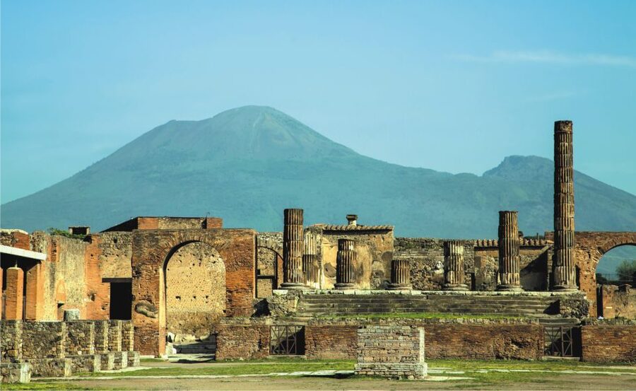 Rome: Pompeii and Naples Day Trip with Pompeii Entry Ticket - Food, comfort, and the rhythm of the day