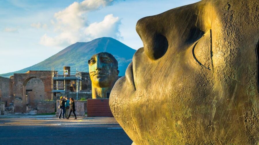 Rome: Pompeii Tour with Wine and Lunch by High Speed Train - What the guide adds to the ruins