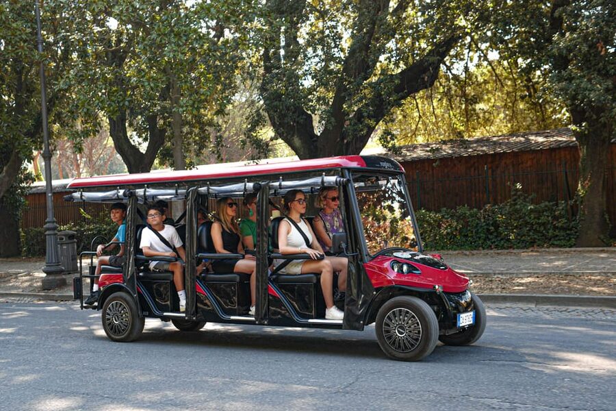 Rome: Private Customizable 3-Hour Golf Cart City Tour - The guide makes or breaks the experience