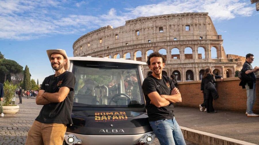 Rome: Private Golf Cart tour with a Local Guide - What makes the guides useful