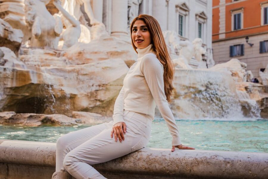 Rome: Private Photoshoot at the Trevi Fountain - Edited digital photos within 48 hours
