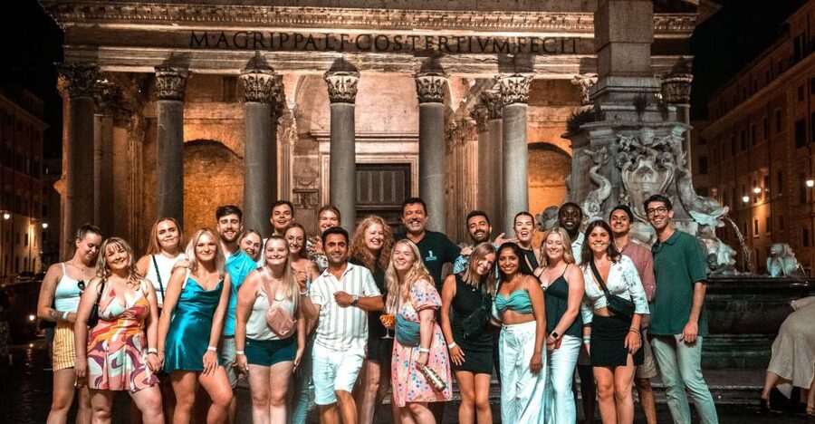 Rome: Pub Crawl and Ultimate Party with Open Bar and Pizza - A 9:30 PM start that gets the night moving
