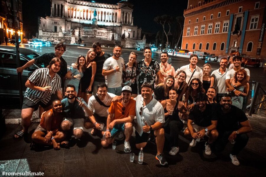 Rome: Pub Crawl and Ultimate Party with Open Bar and Pizza - The social side: best for meeting people quickly