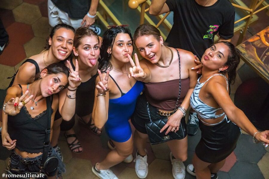 Rome: Pub Crawl and Ultimate Party with Open Bar and Pizza - The venues: variety with a few tradeoffs