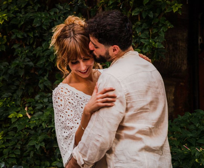 Rome: Romantic Photoshoot for Couples - What happens at Piazza di Spagna