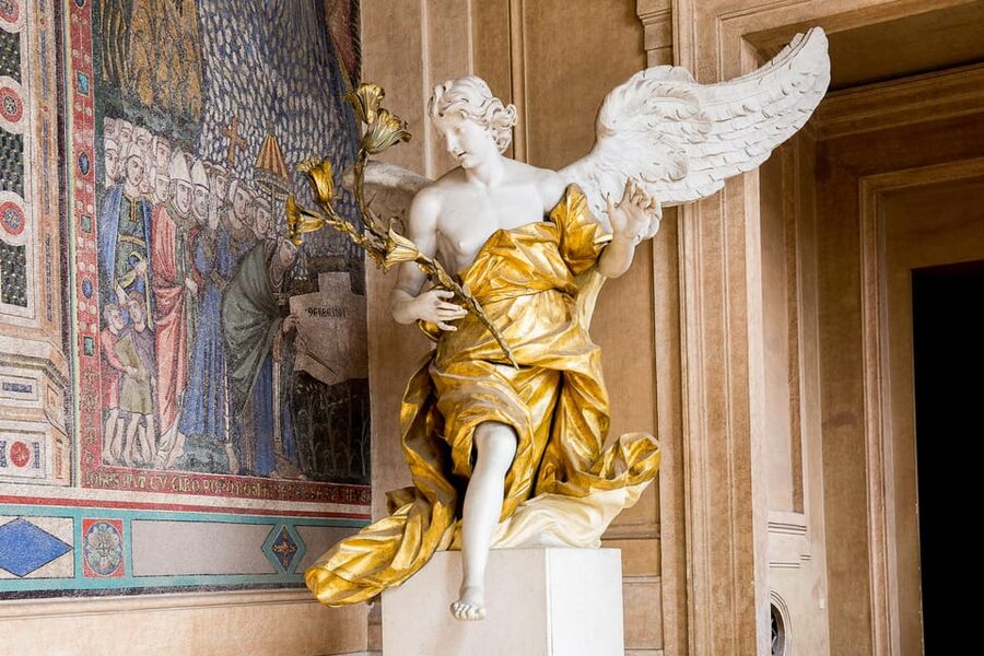 Rome: Santa Maria Maggiore Upper Areas Skip-the-Line Ticket - The Hall of the Popes and its formal displays