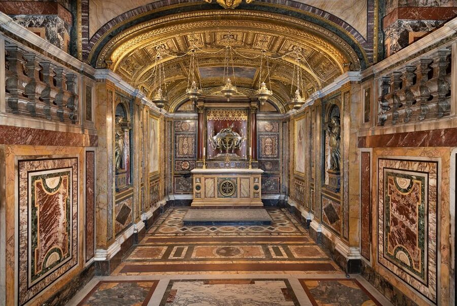 Rome: Santa Maria Maggiore Upper Areas Skip-the-Line Ticket - Climbing Bernini’s travertine staircase