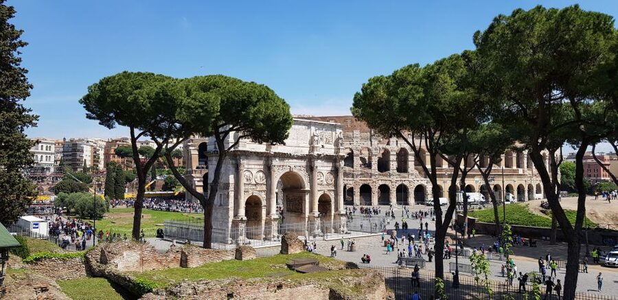 Rome: Small-Group Colosseum, Roman Forum & Palatine Hill - The guide can make or break the visit