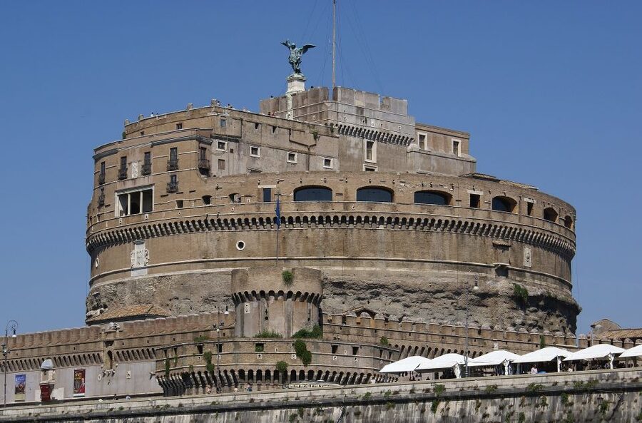 Rome: Small Group Guided Tour of Castel Sant'Angelo - The guides are the main reason to book