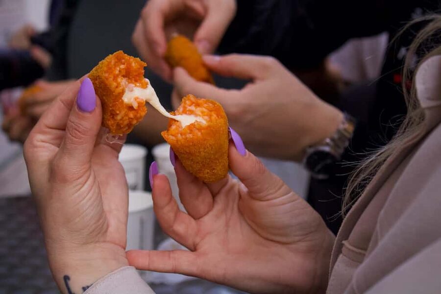 Rome: Small Group Trastevere Food Tour with Dinner - The guides make a bigger difference than the menu